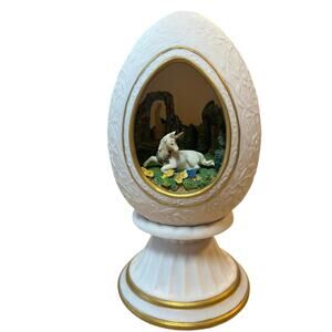 Vintage 1987 Franklin Mint The Enchanted Garden of Romance Unicorn Diorama Egg